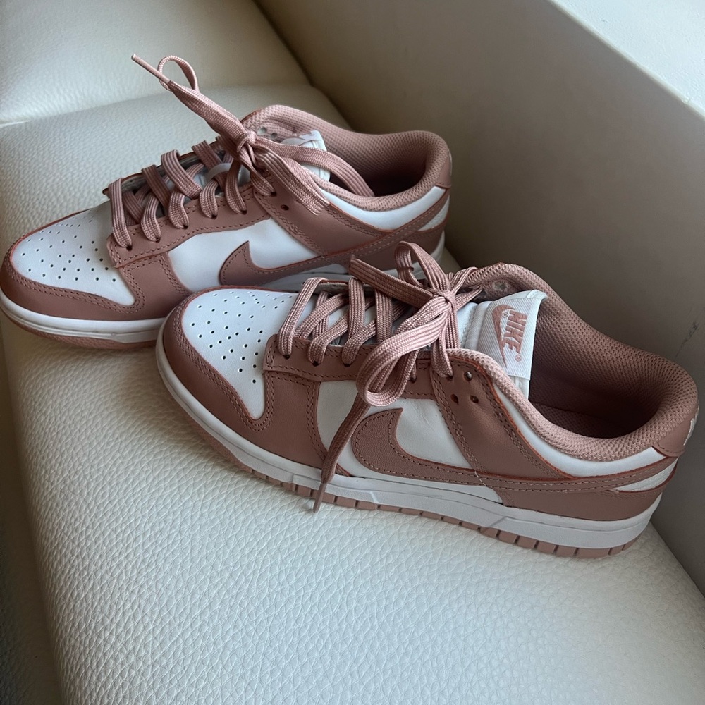 Nike women dunks